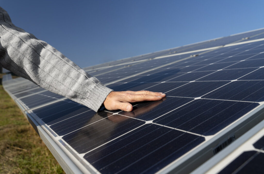 Déclaration panneaux solaires plug and play : les obligations administratives ?