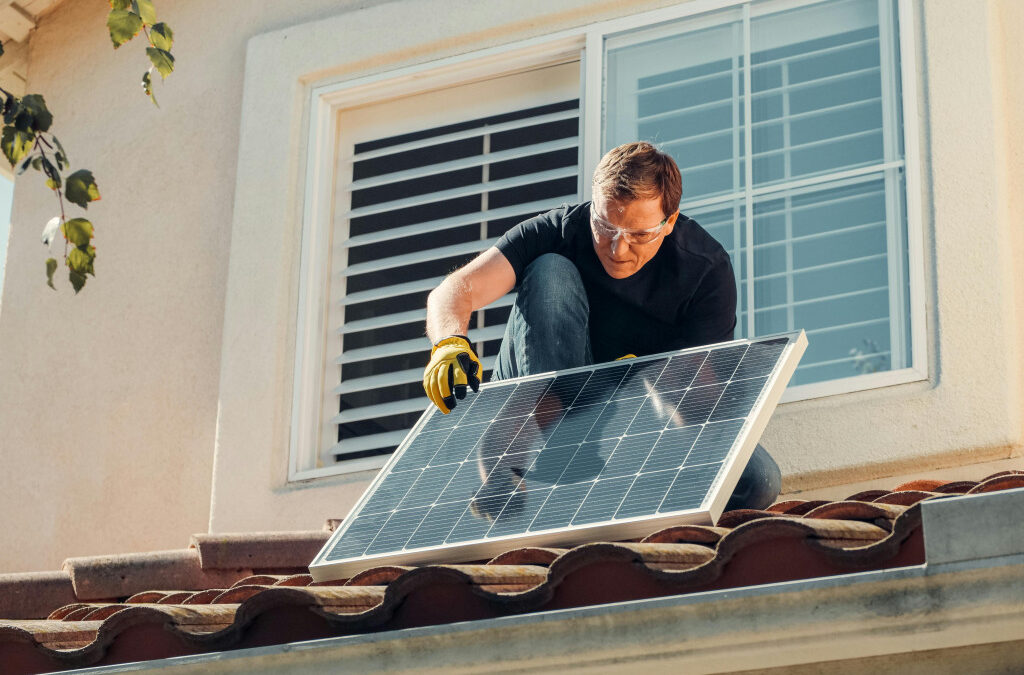Le fonctionnement d’un kit solaire hybride expliqué simplement